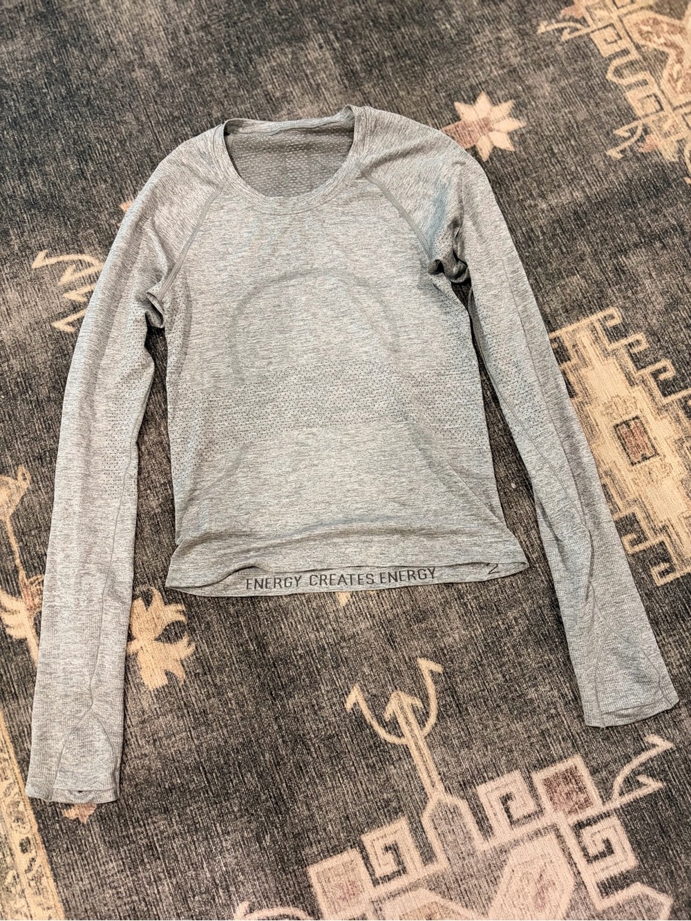 Lululemon Swiftly Tech Grey Long-Sleeve 2.0 Waist Length Women's Top